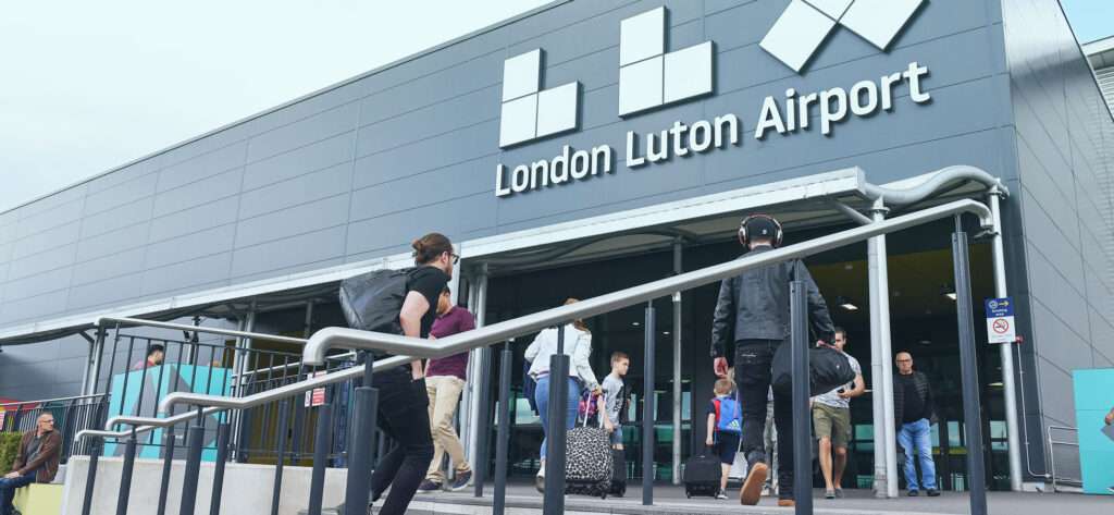 Book a reliable minicab to and from Luton Airport